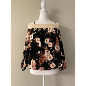 Floral Cold Shoulder‎ large shirt